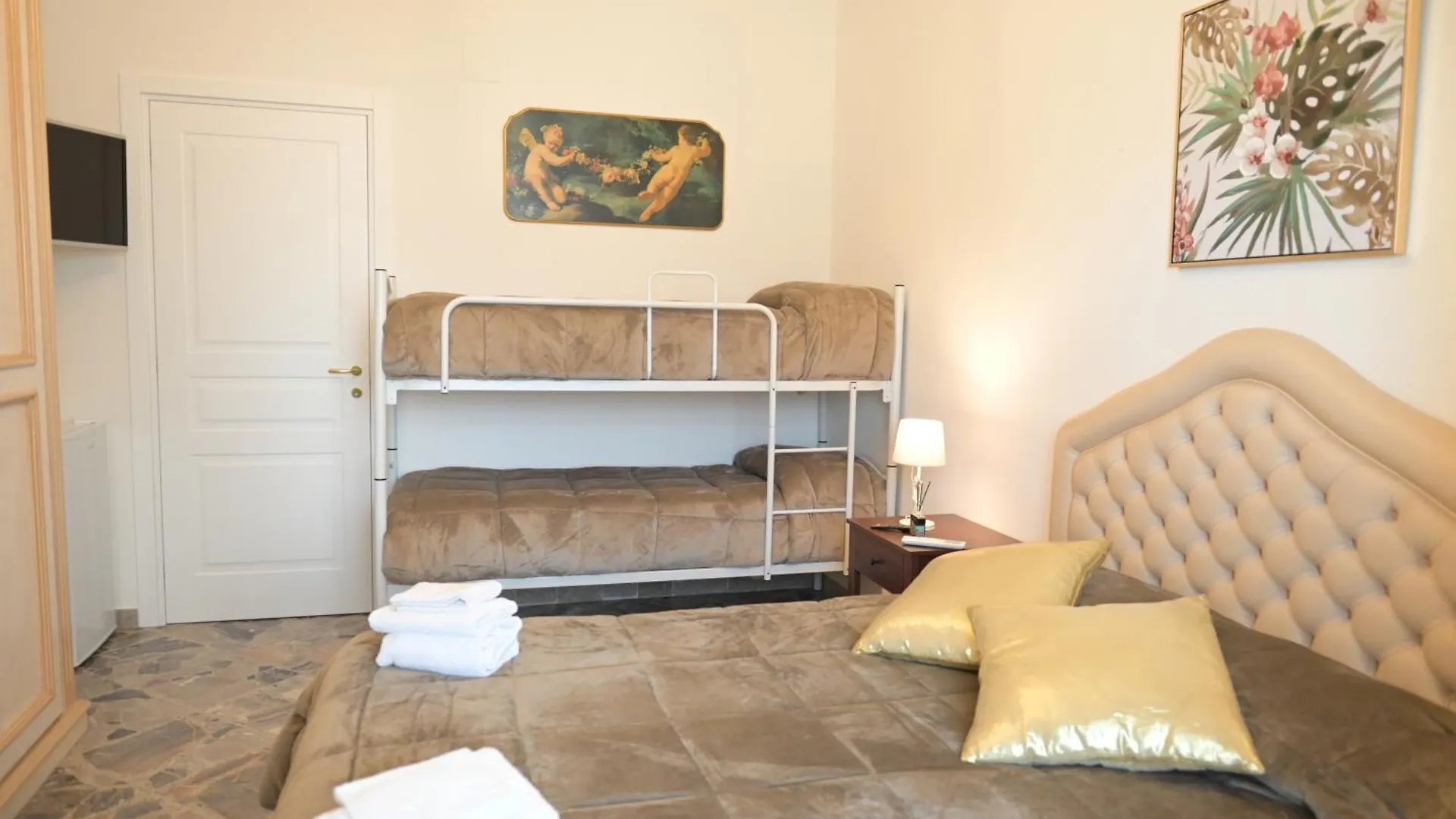 The Rooms Of Swami Bari Vendégház