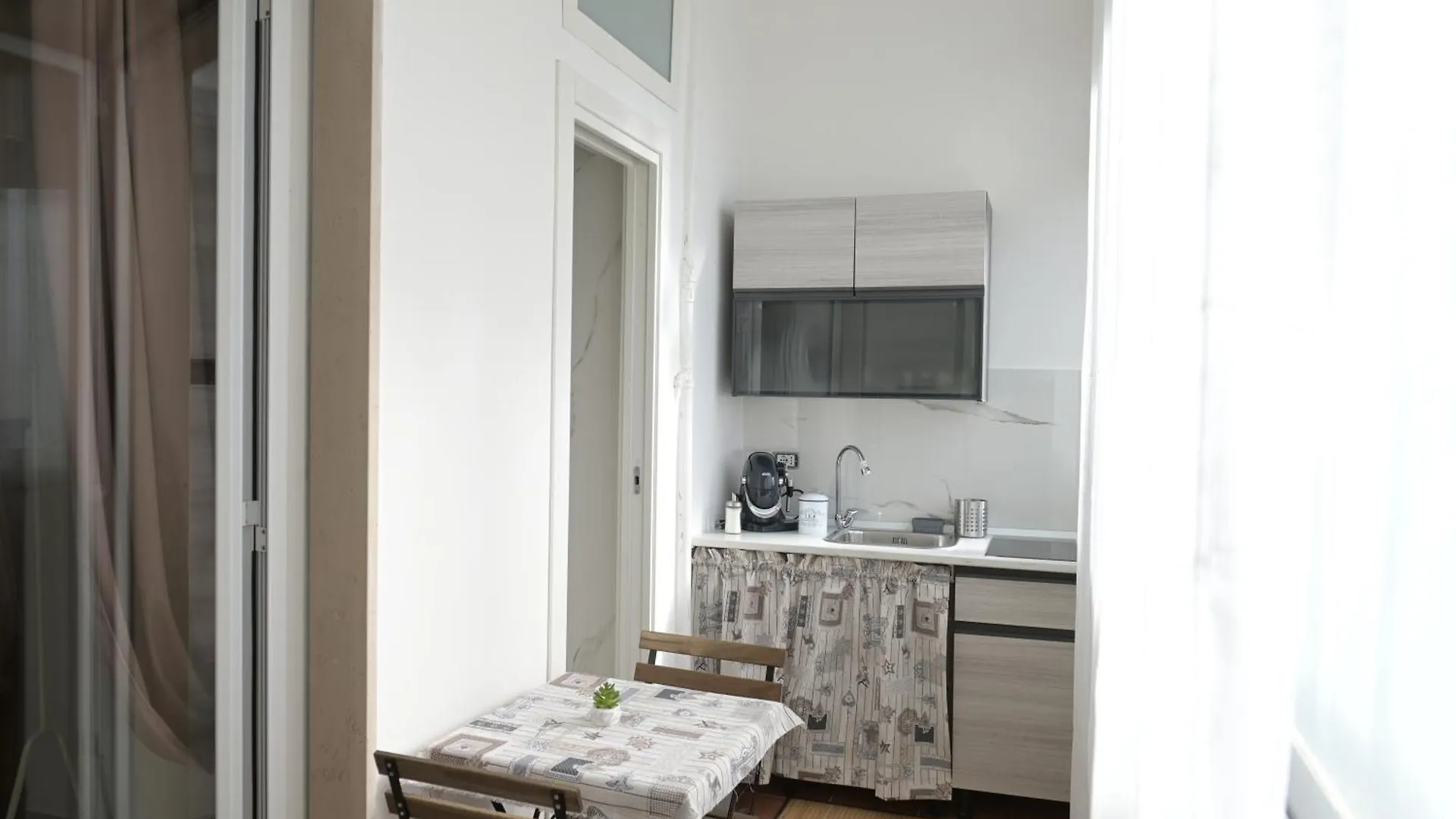 The Rooms Of Swami Bari 0*,